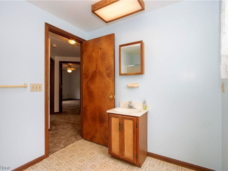 255 Wolf Avenue, Wadsworth, OH 44281 Photo 22