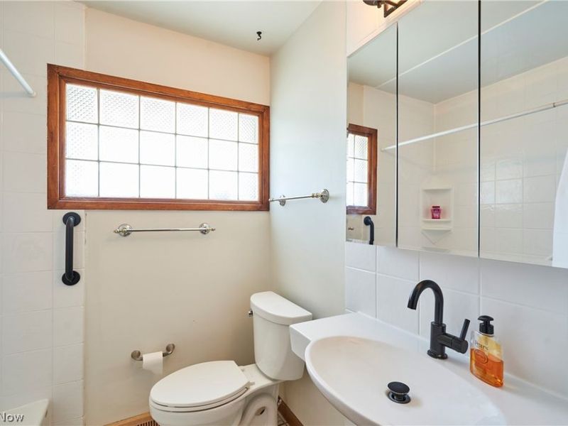2669 Nesmith Lake Boulevard, Akron, OH 44314 Photo 16