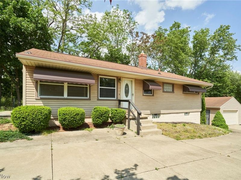 2669 Nesmith Lake Boulevard, Akron, OH 44314 Photo 2
