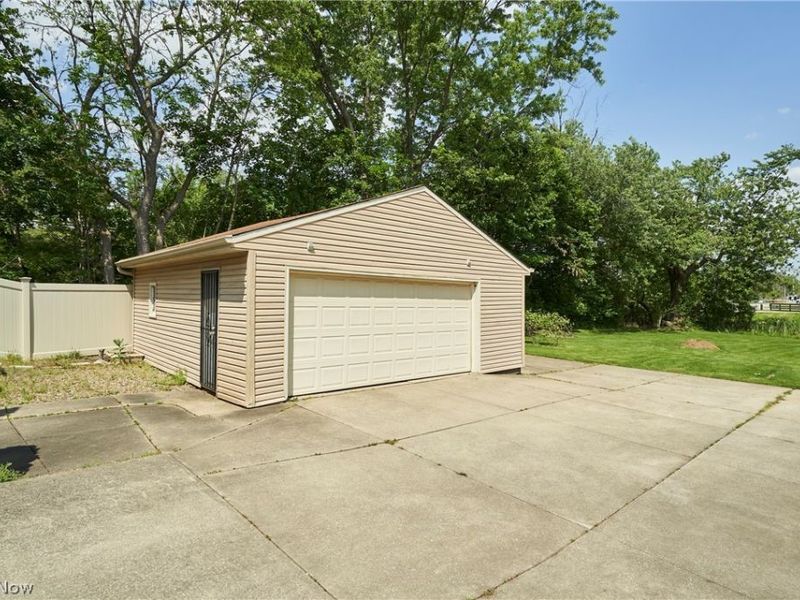 2669 Nesmith Lake Boulevard, Akron, OH 44314 Photo 3