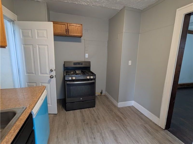 475 E 146th Street, Cleveland, OH 44110 Photo 11