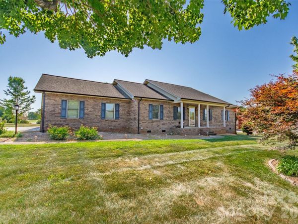 151 Meadow Oaks Drive , Statesville, NC 28625