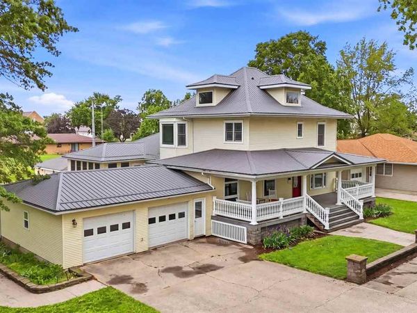 106 N Chesney Street, Keota, IA 52248