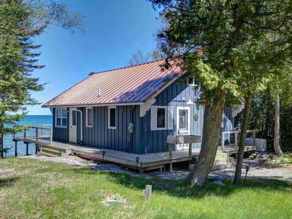 14827 Cathead Bay Drive N, Northport, MI 49670