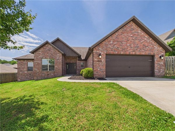 1531 Abbey Lane , Centerton, AR 72719