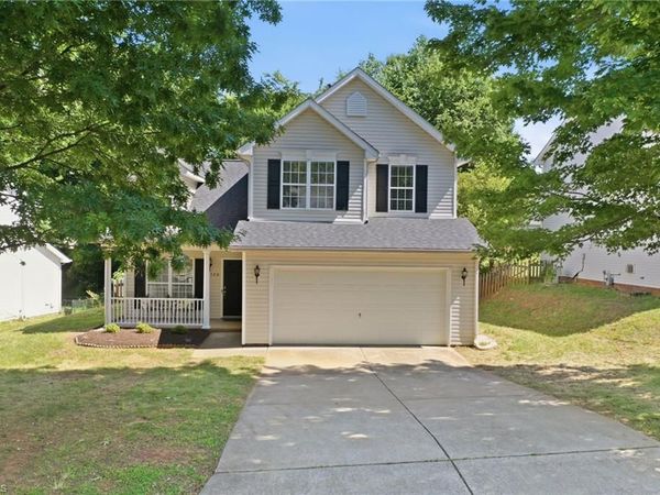 1120 Briarwood Drive , Mebane, NC 27302