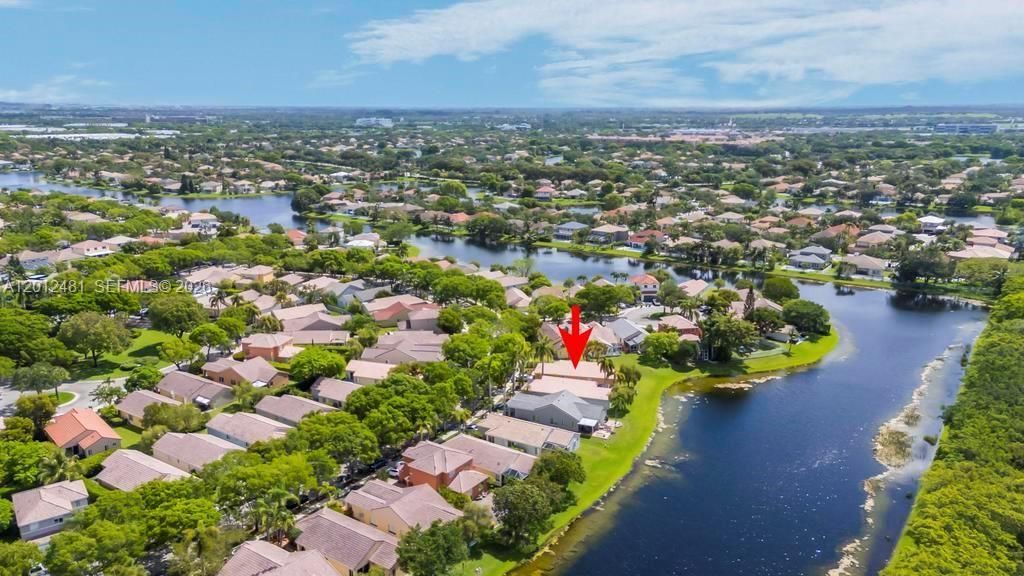 4421 Dogwood Cir , Weston, FL 33331 Photo