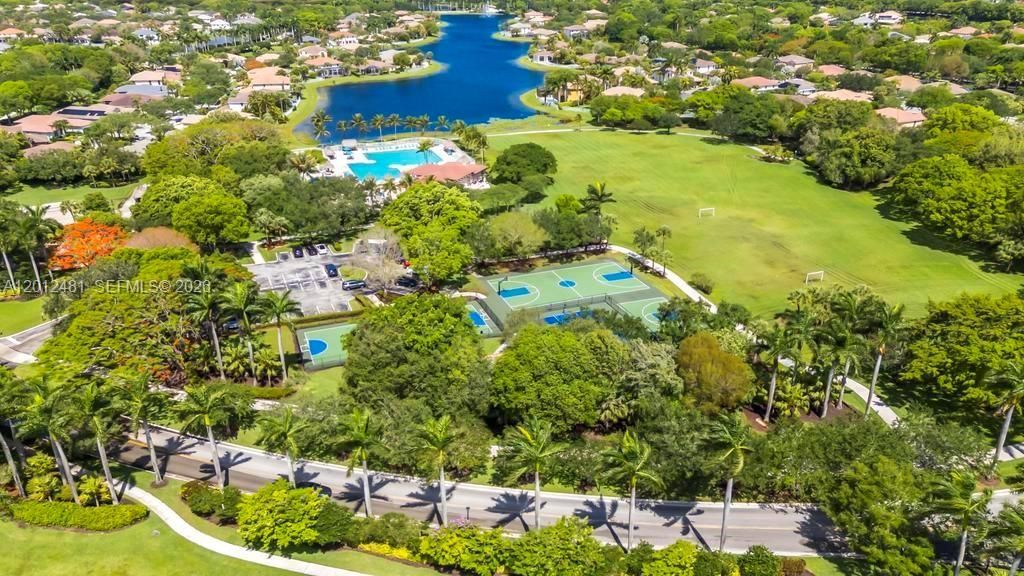4421 Dogwood Cir , Weston, FL 33331 Photo