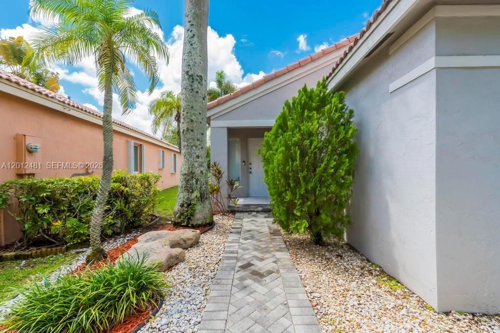 4421 Dogwood Cir , Weston, FL 33331 Photo
