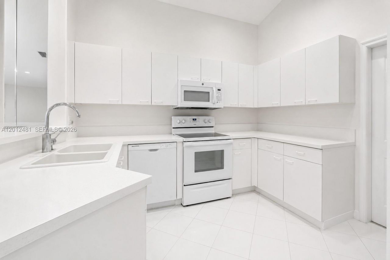4421 Dogwood Cir , Weston, FL 33331 Photo