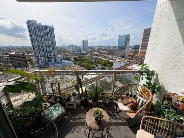 90 SW 3rd St , Unit 2106, Miami, FL 33130