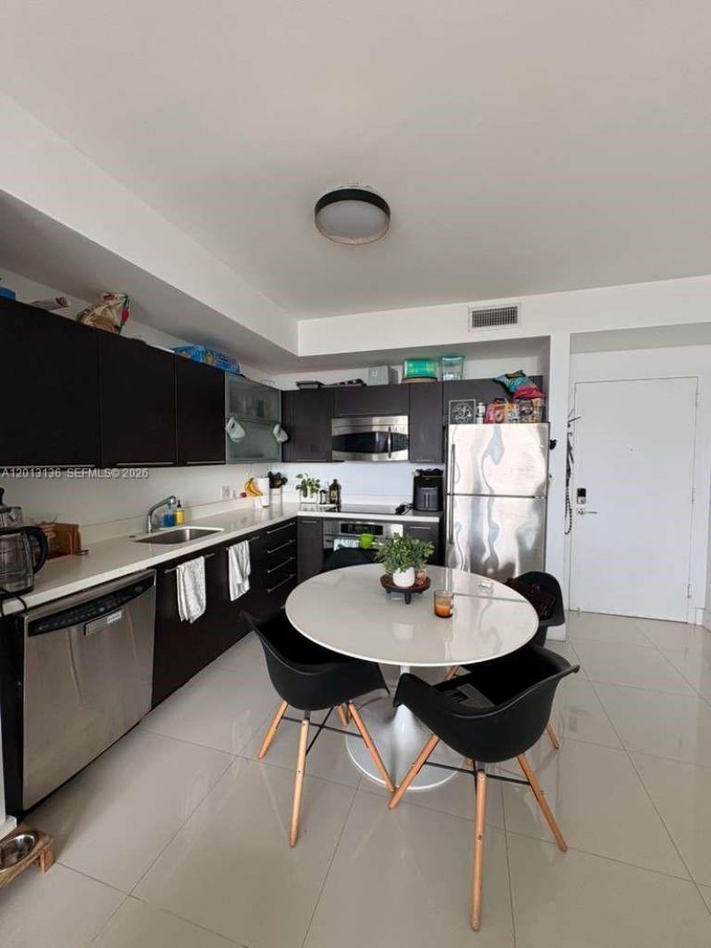 90 SW 3rd St , Unit 2106, Miami, FL 33130 Photo