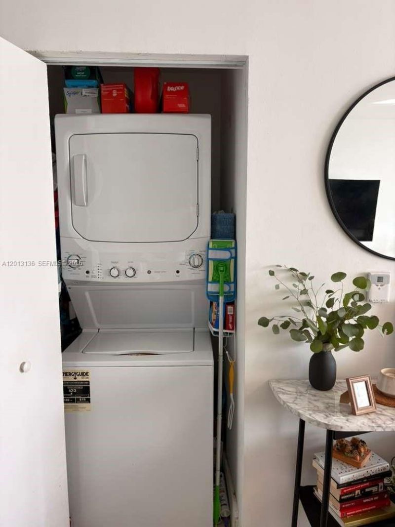 90 SW 3rd St , Unit 2106, Miami, FL 33130 Photo