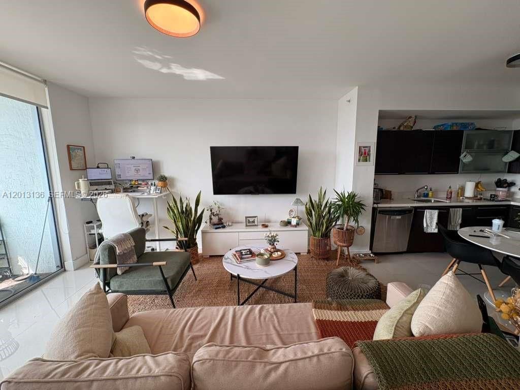 90 SW 3rd St , Unit 2106, Miami, FL 33130 Photo