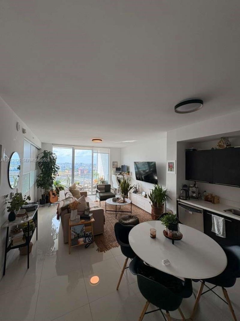 90 SW 3rd St , Unit 2106, Miami, FL 33130 Photo