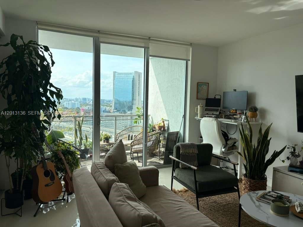 90 SW 3rd St , Unit 2106, Miami, FL 33130 Photo