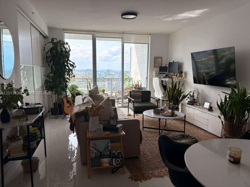 90 SW 3rd St , Unit 2106, Miami, FL 33130 Photo