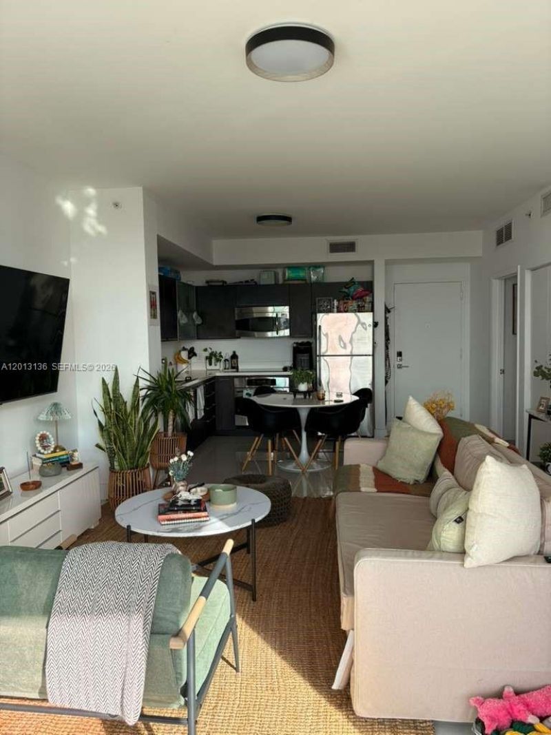 90 SW 3rd St , Unit 2106, Miami, FL 33130 Photo
