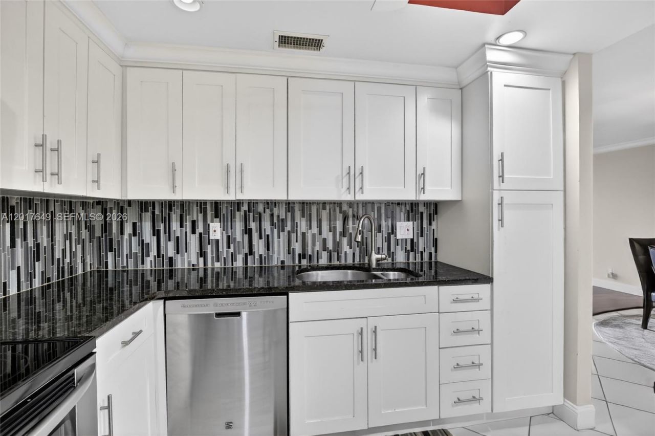 6600 Cypress Rd , Unit 504, Plantation, FL 33317 Photo
