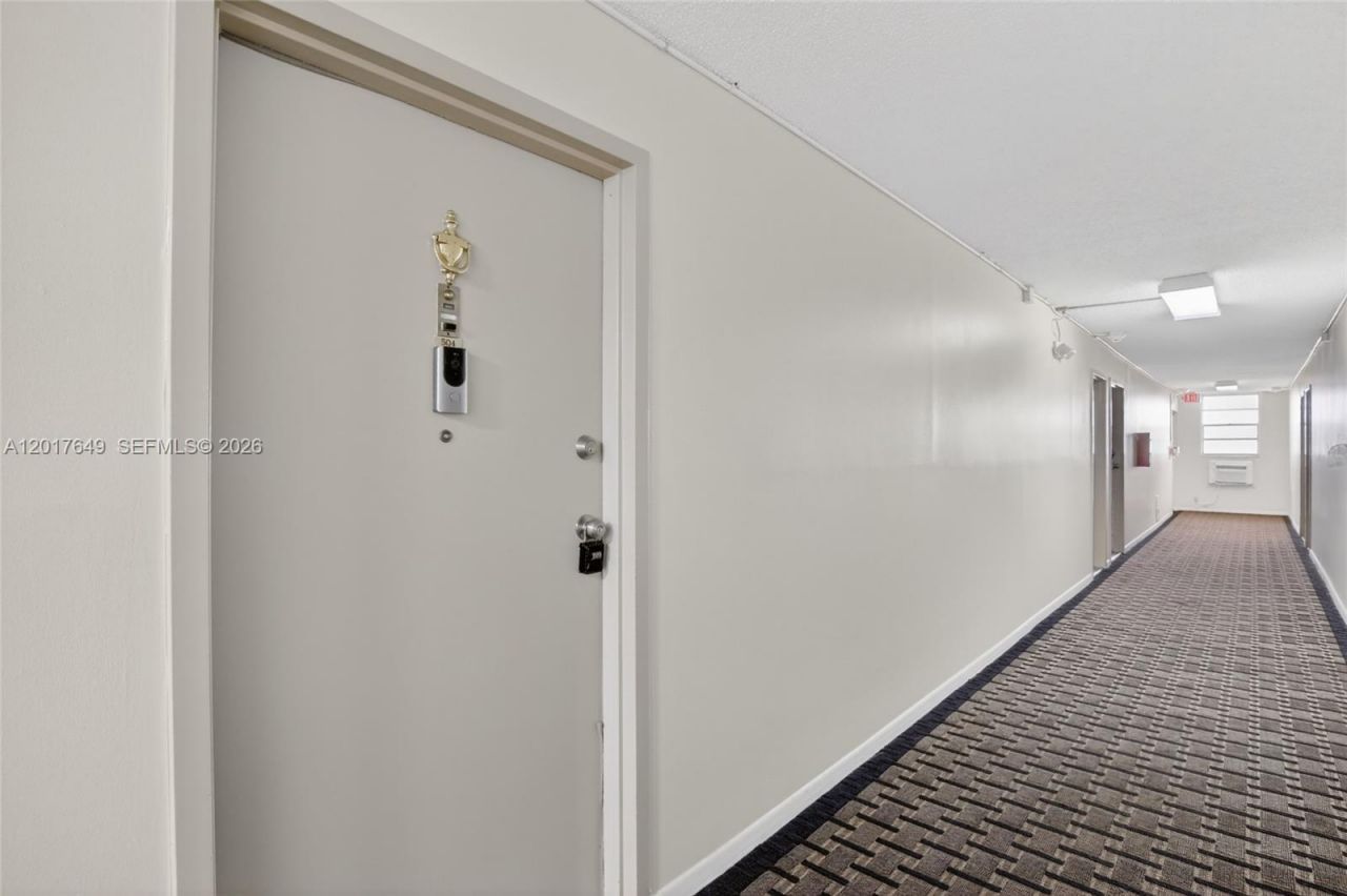 6600 Cypress Rd , Unit 504, Plantation, FL 33317 Photo