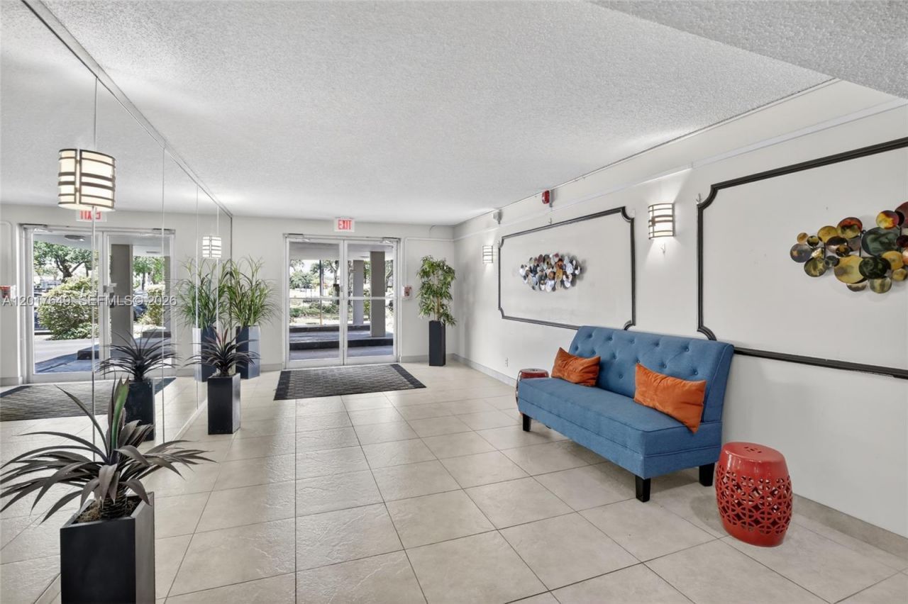 6600 Cypress Rd , Unit 504, Plantation, FL 33317 Photo