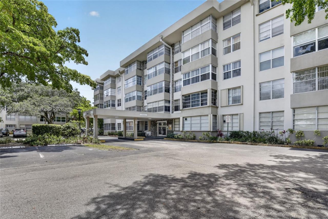 6600 Cypress Rd , Unit 504, Plantation, FL 33317 Photo