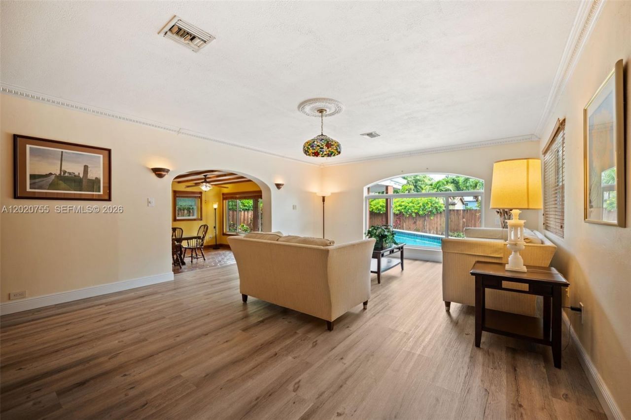 10 S Melrose Dr, Miami Springs, FL 33166 Photo