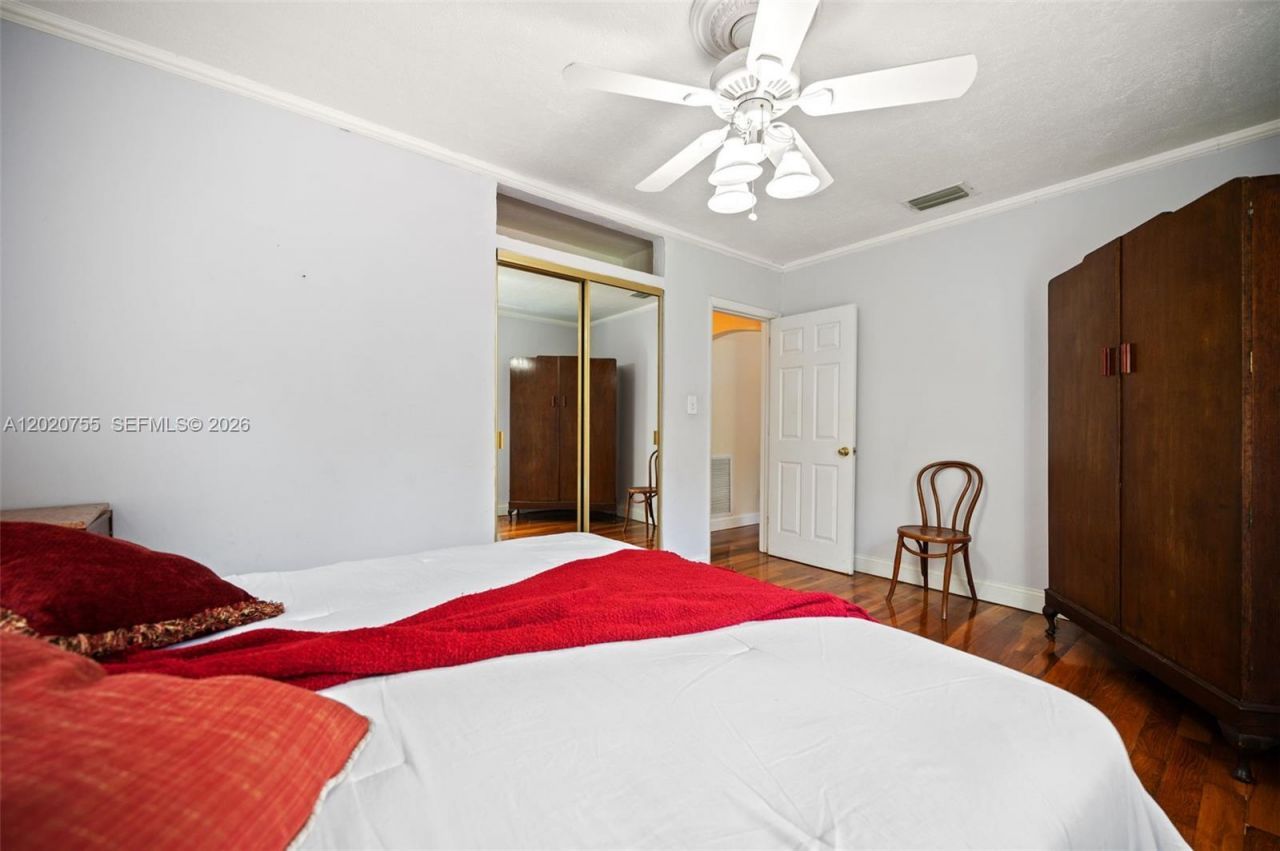 10 S Melrose Dr, Miami Springs, FL 33166 Photo