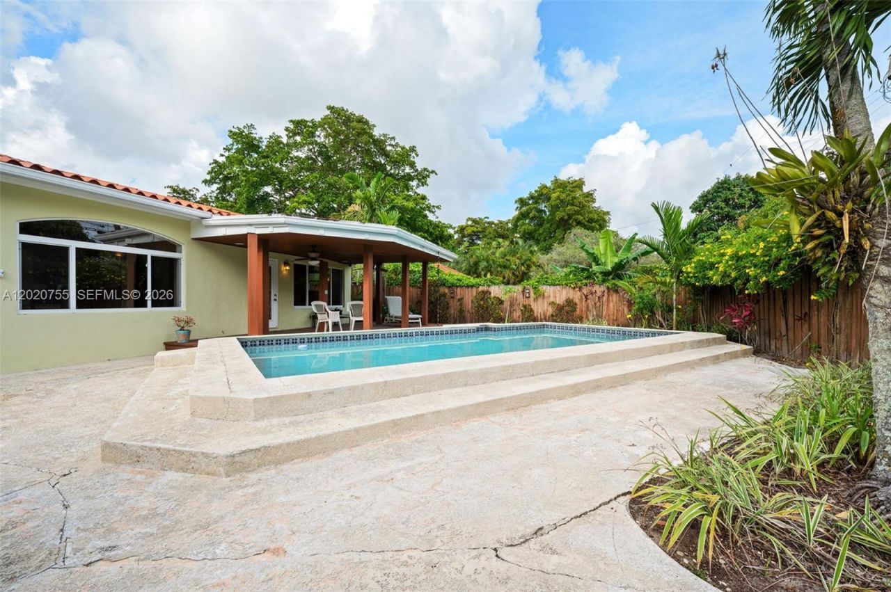 10 S Melrose Dr, Miami Springs, FL 33166 Photo