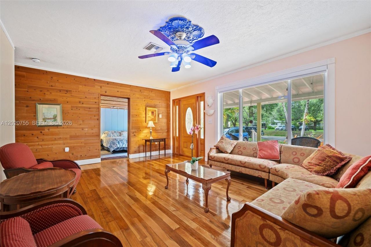 10 S Melrose Dr, Miami Springs, FL 33166 Photo