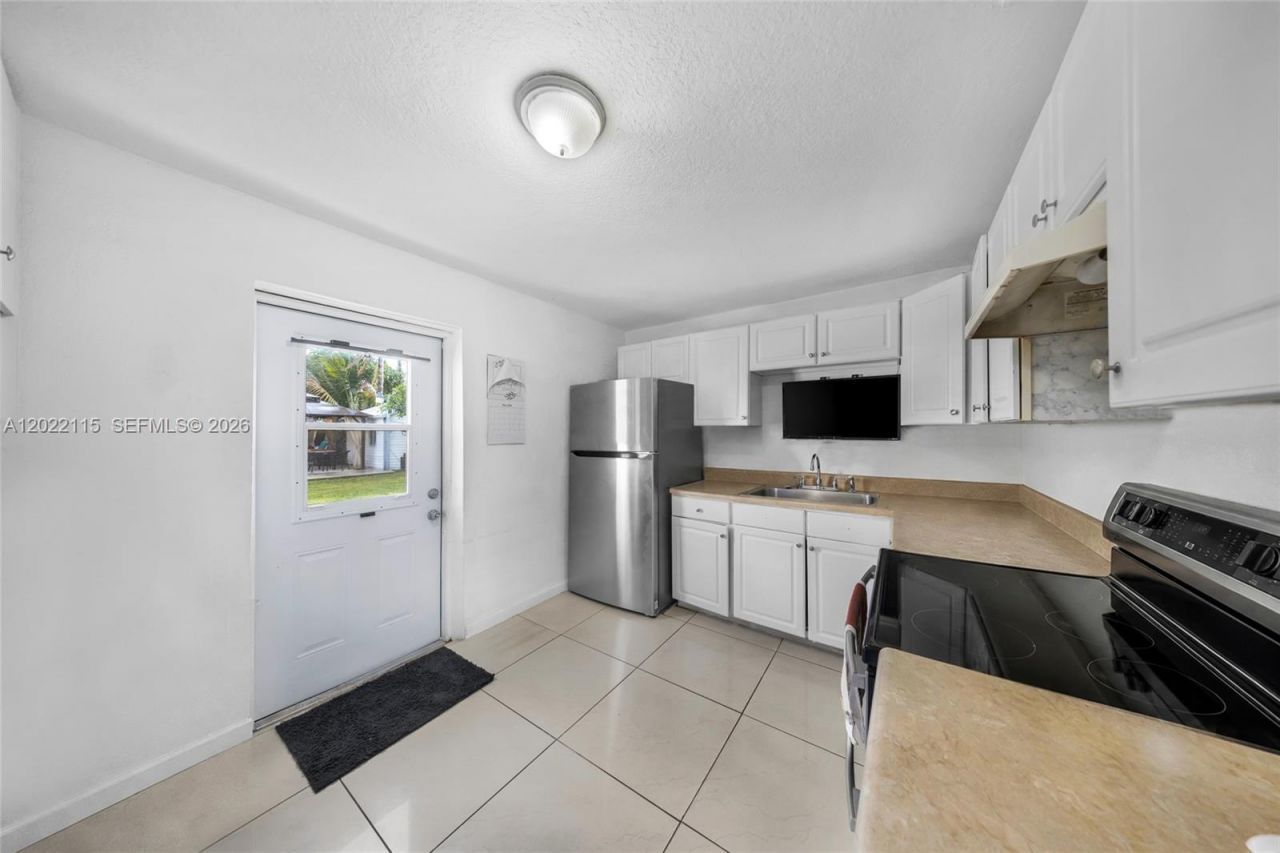 2411 Fletcher St, Hollywood, FL 33020 Photo