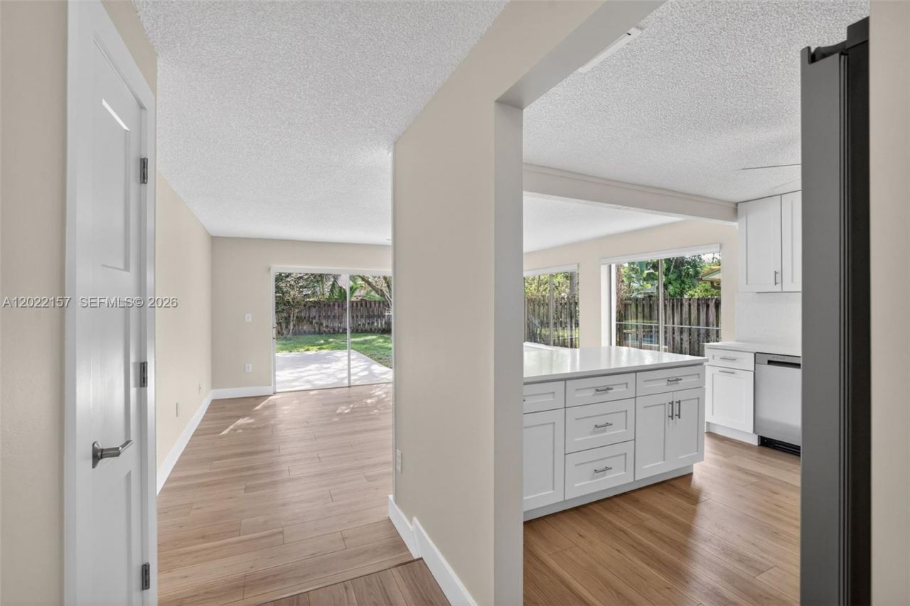 1660 NW 94th Ave, Plantation, FL 33322 Photo