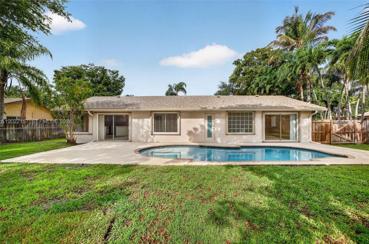 1660 NW 94th Ave, Plantation, FL 33322 Photo