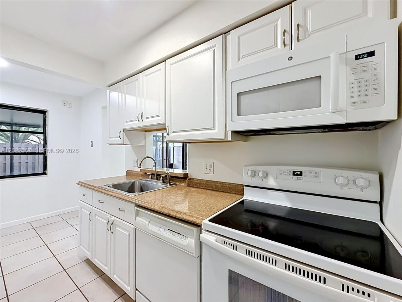 1571 NW 96th Way , Unit 1571, Pembroke Pines, FL 33024 Photo
