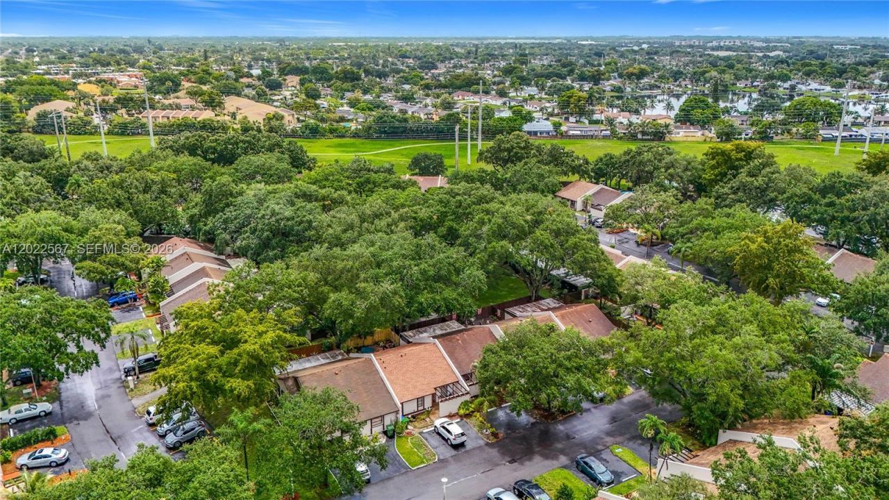 1571 NW 96th Way , Unit 1571, Pembroke Pines, FL 33024 Photo