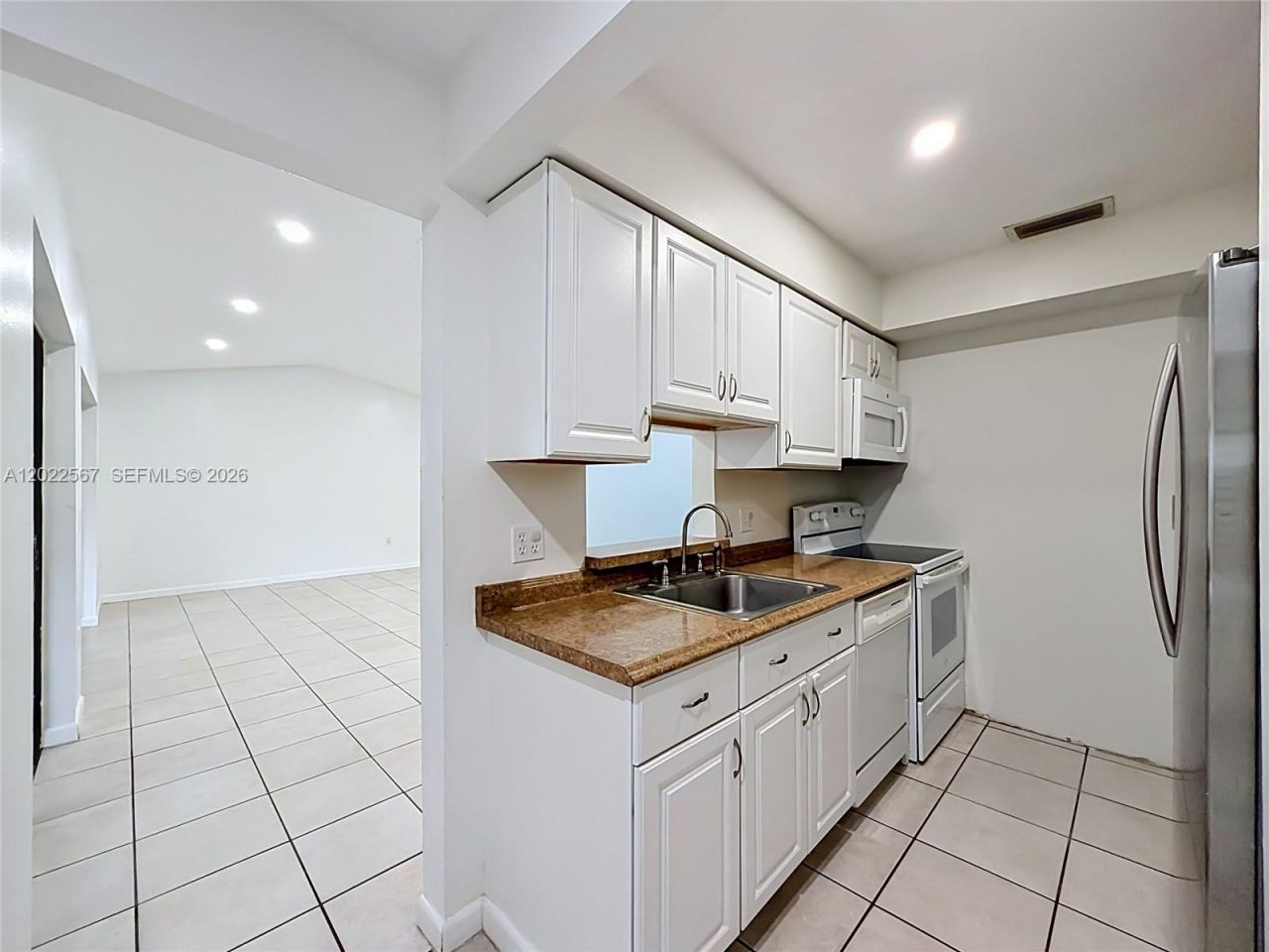 1571 NW 96th Way , Unit 1571, Pembroke Pines, FL 33024 Photo