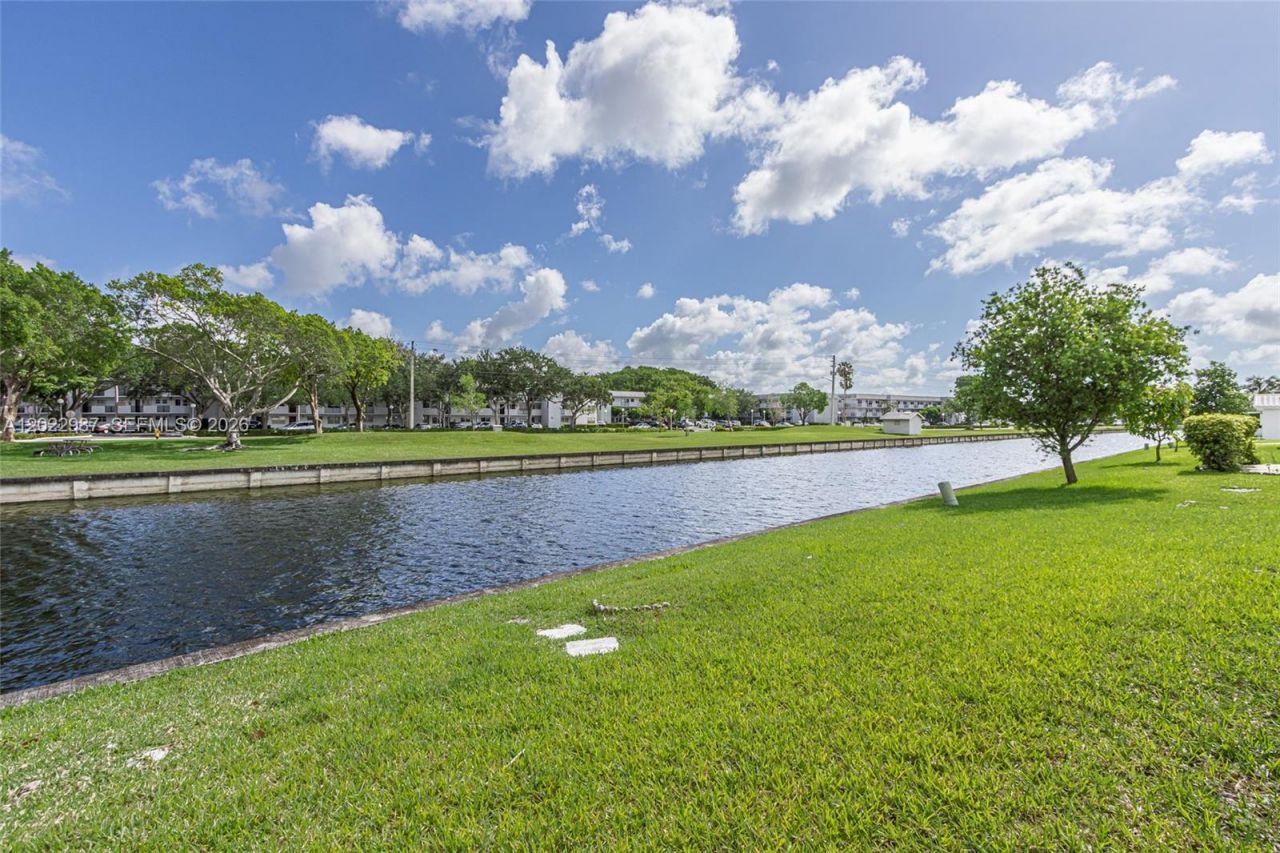 8309 NW 59th Pl, Tamarac, FL 33321 Photo