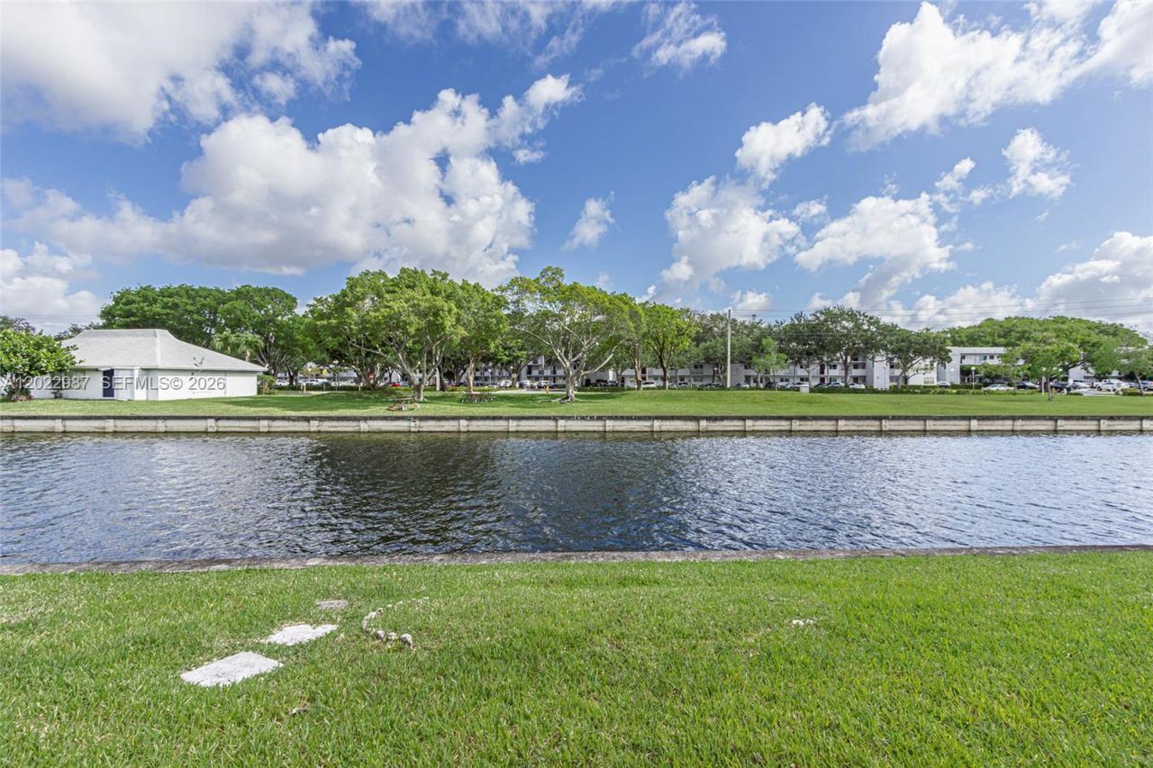 8309 NW 59th Pl, Tamarac, FL 33321 Photo