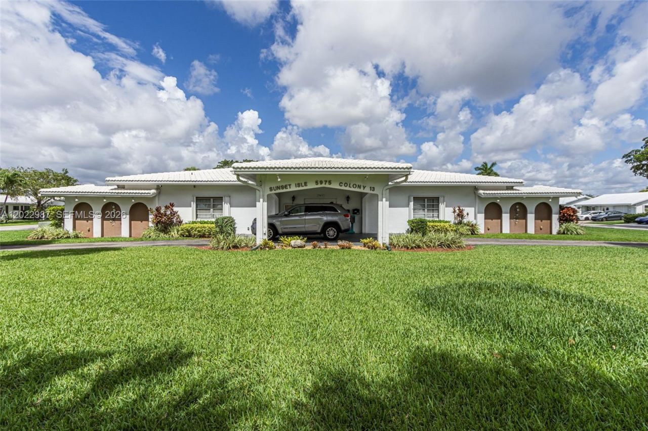 8309 NW 59th Pl, Tamarac, FL 33321 Photo