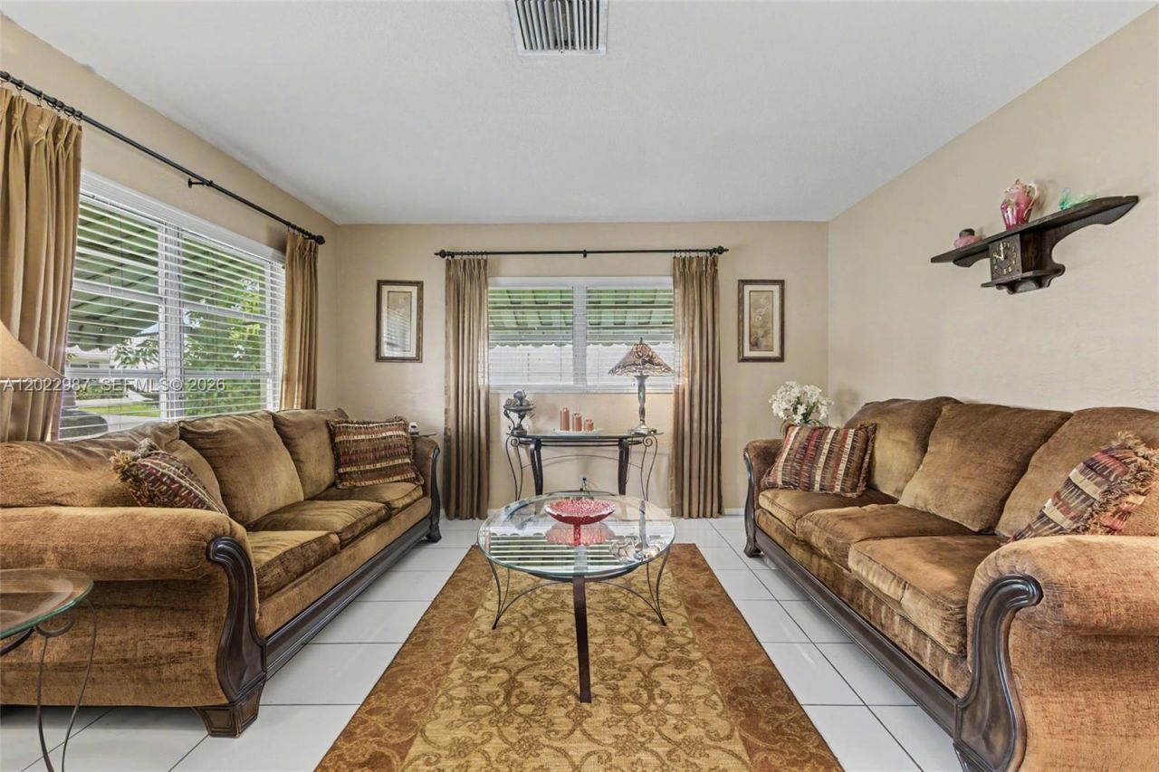 8309 NW 59th Pl, Tamarac, FL 33321 Photo