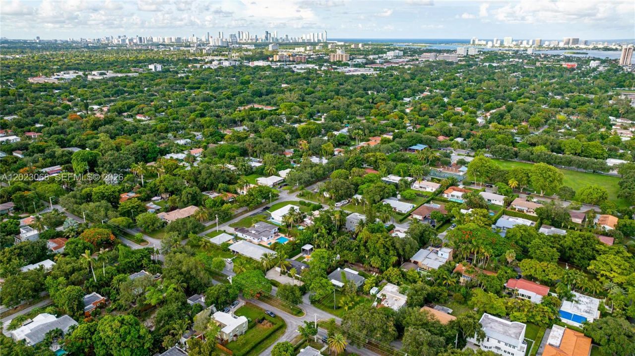 11403 NE 8th Ave , Biscayne Park, FL 33161 Photo