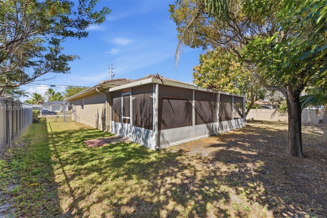 18049 SW 152nd Ave, Miami, FL 33187 Photo