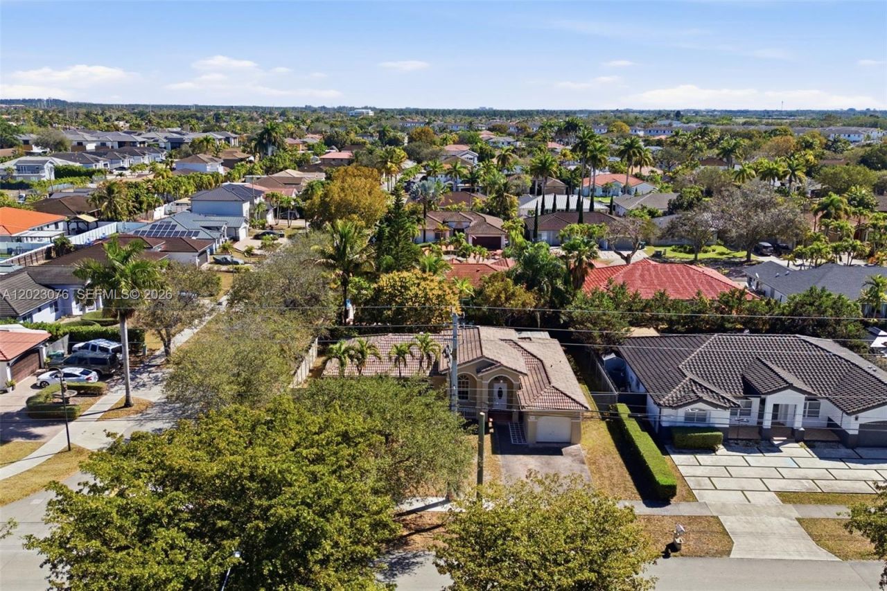 18049 SW 152nd Ave, Miami, FL 33187 Photo
