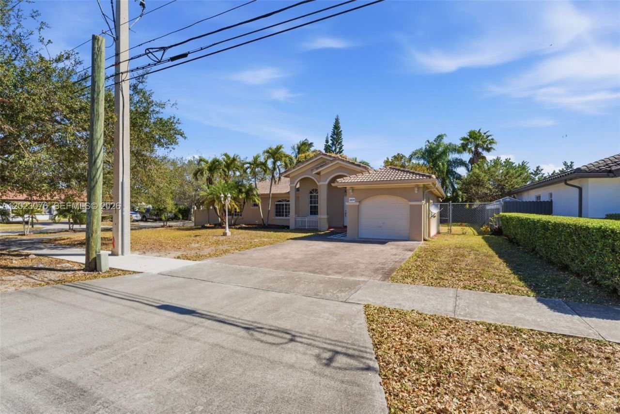 18049 SW 152nd Ave, Miami, FL 33187 Photo