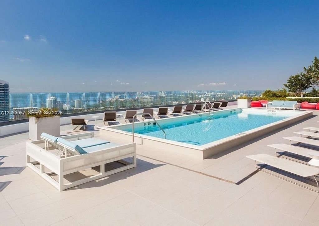 45 SW 9th St , Unit 3501, Miami, FL 33130 Photo