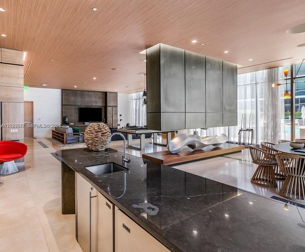 45 SW 9th St , Unit 3501, Miami, FL 33130 Photo