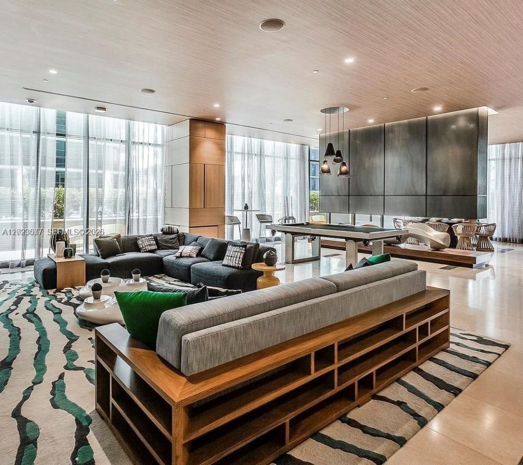 45 SW 9th St , Unit 3501, Miami, FL 33130 Photo