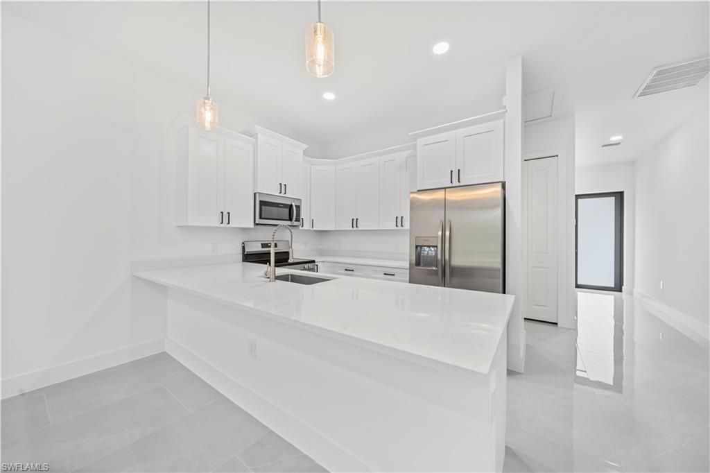 403/405 Bell Blvd S, Lehigh Acres, FL 33974 Photo
