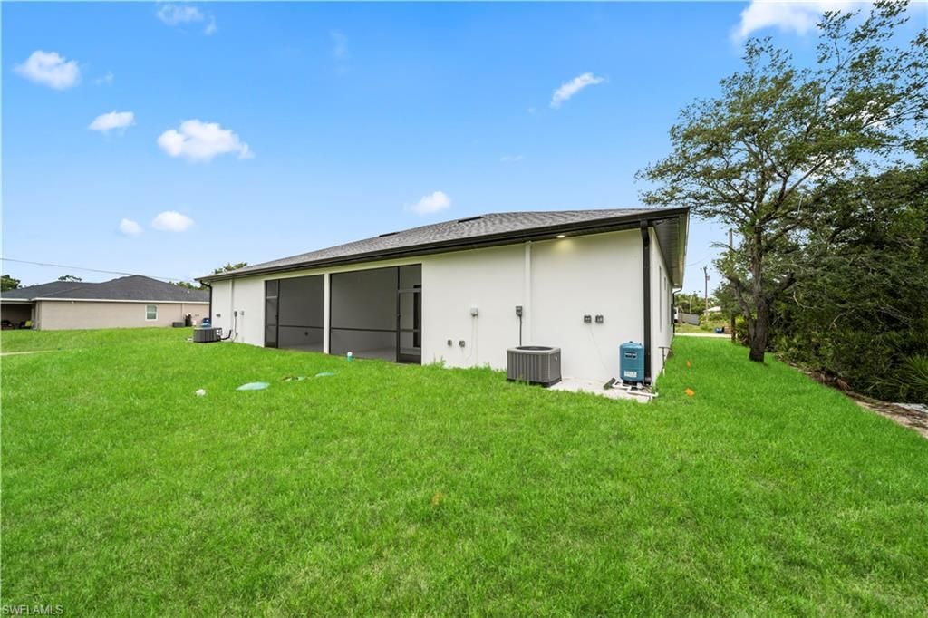 403/405 Bell Blvd S, Lehigh Acres, FL 33974 Photo