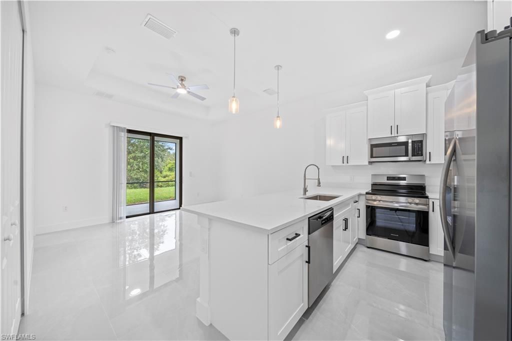 403/405 Bell Blvd S, Lehigh Acres, FL 33974 Photo
